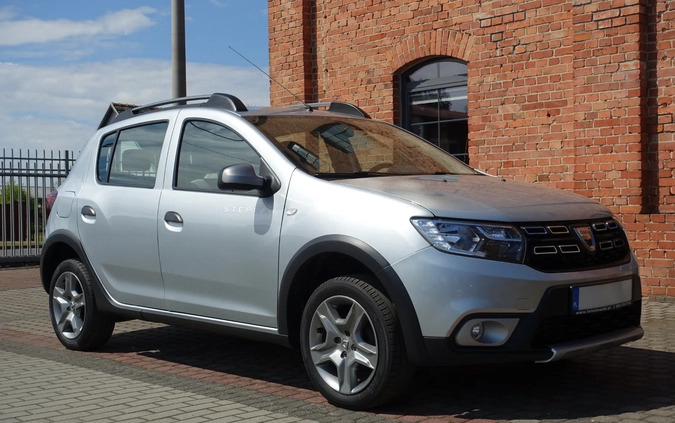 Dacia Sandero Stepway cena 37900 przebieg: 113000, rok produkcji 2019 z Pabianice małe 211